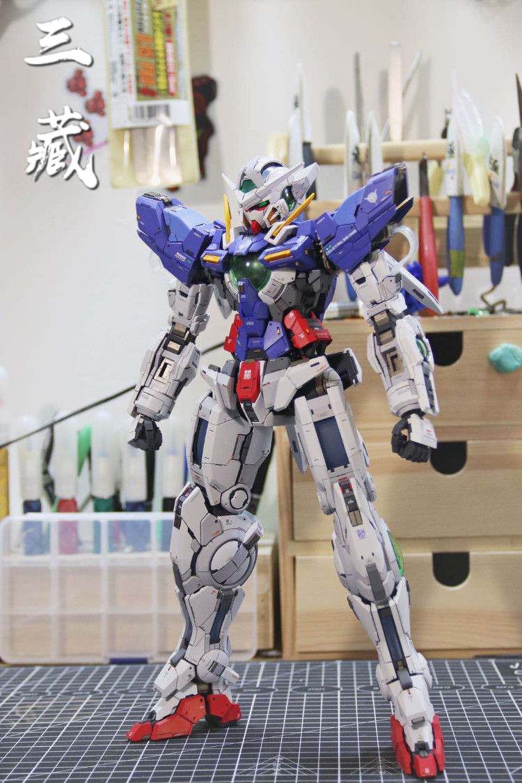 PG 1/60 Perfect Grade GN-001 Gundam Exia