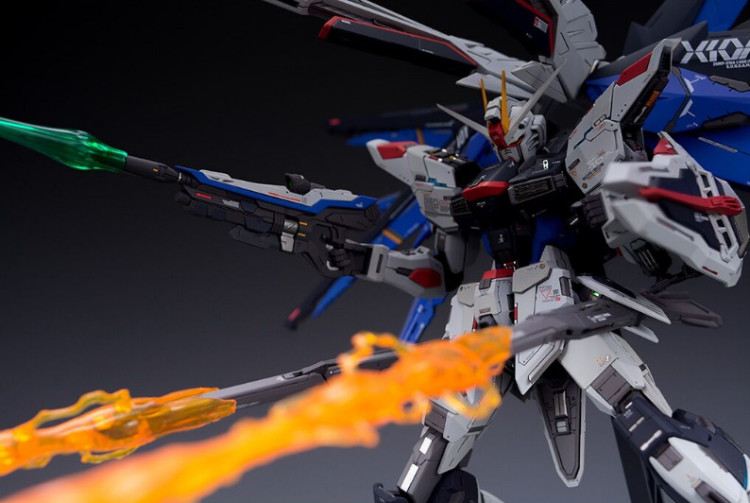 Maniac Studio 1/100 Freedom Gundam Conversion Kit (Reissue)